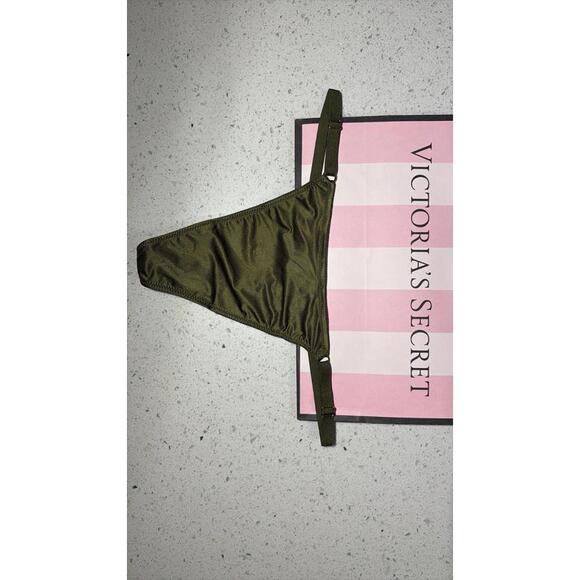 Victoria's Secret Very Sexy Green Satin V String Panty Size M NWT - Picture 1 of 2